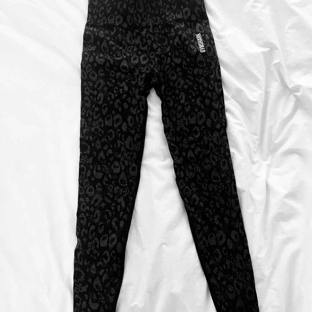 Gorgeous Black/grey Chetah Print  Loggings🔥🔥🔥